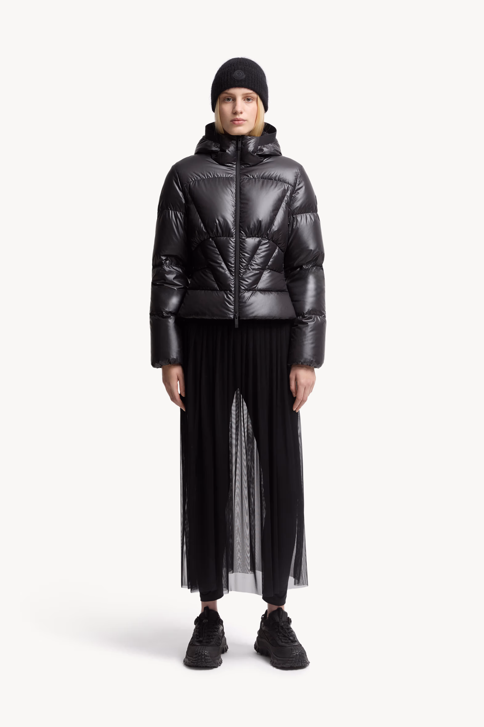Doudoune courte à capuche et matelassage géométrique Wineck Femmes Noir Moncler 0